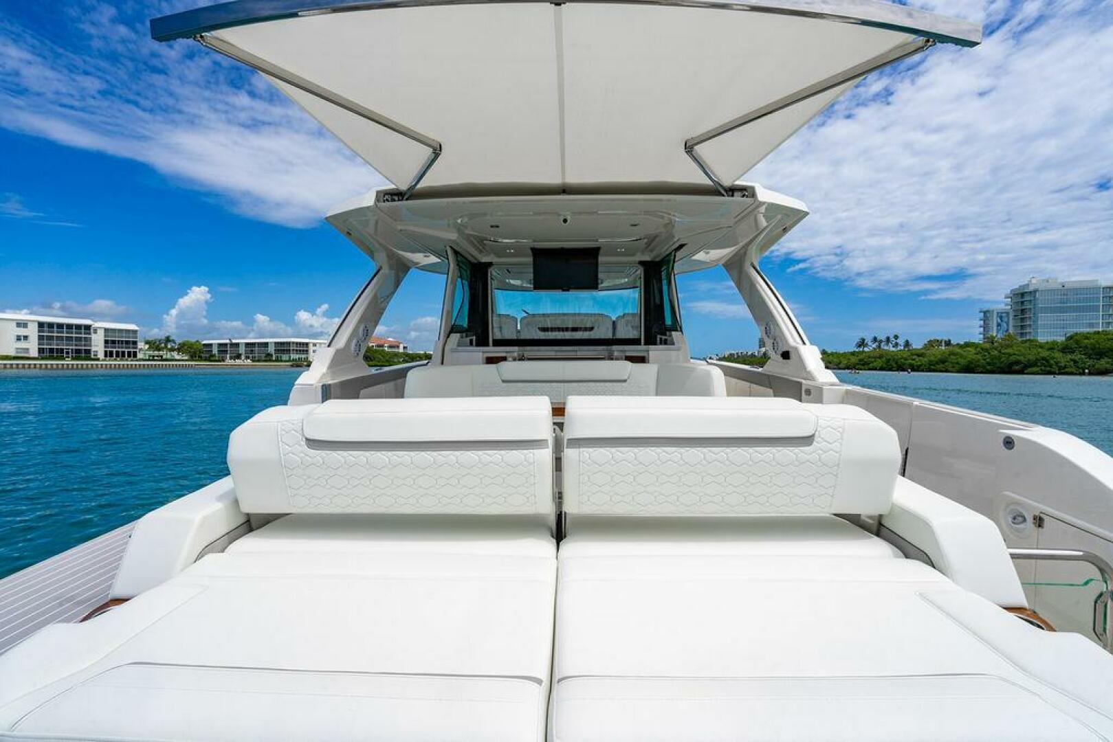 2025 Tiara Yachts 48 LS - Image 12