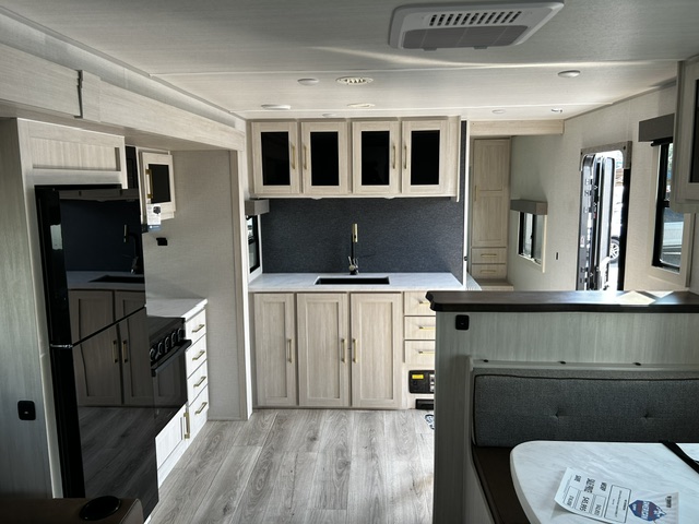 2026 Forest River Surveyor Legend 265RBLE - Image 18