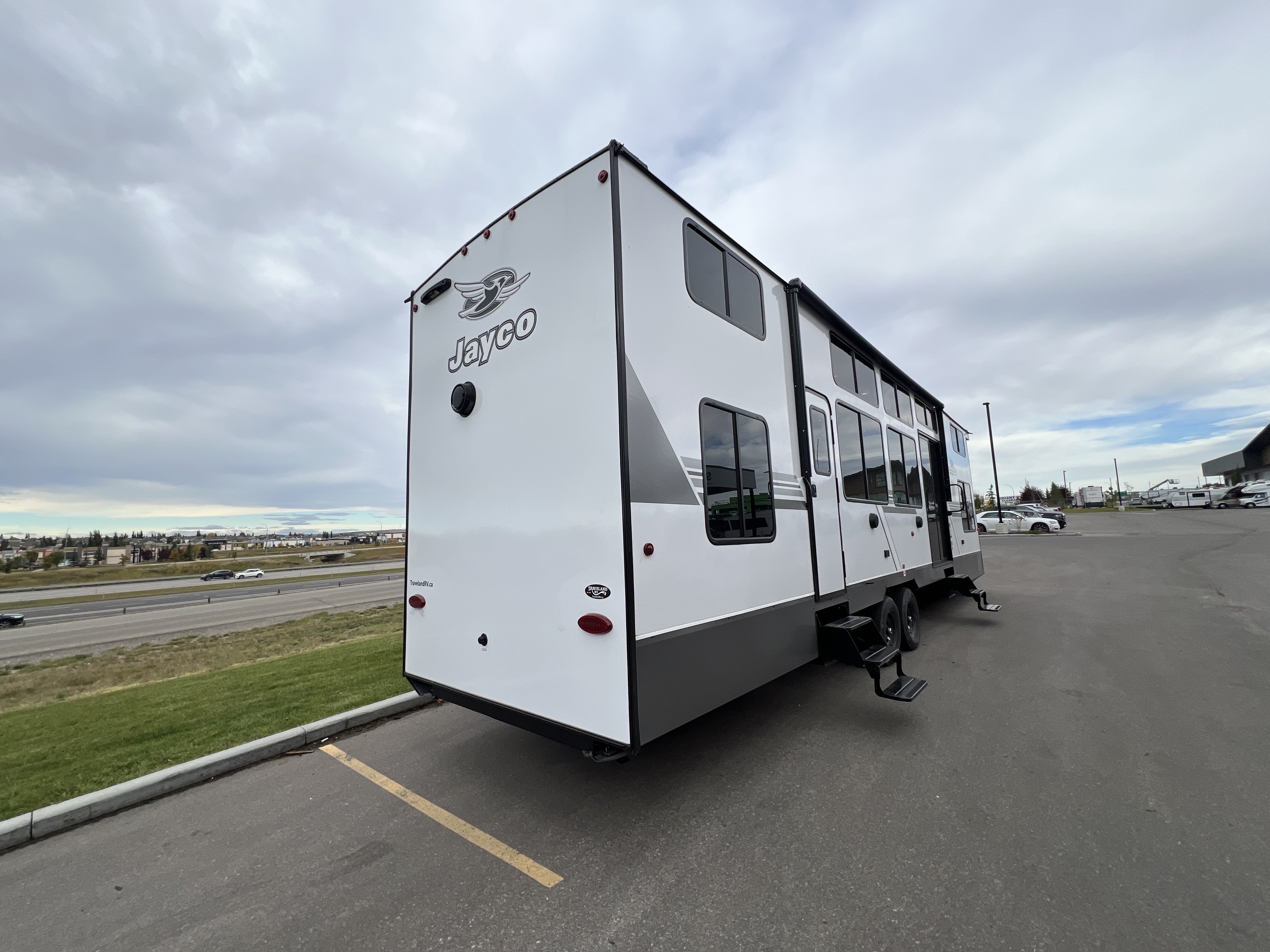 2027 Jayco Jay Flight Bungalow JayLoft - Image 10