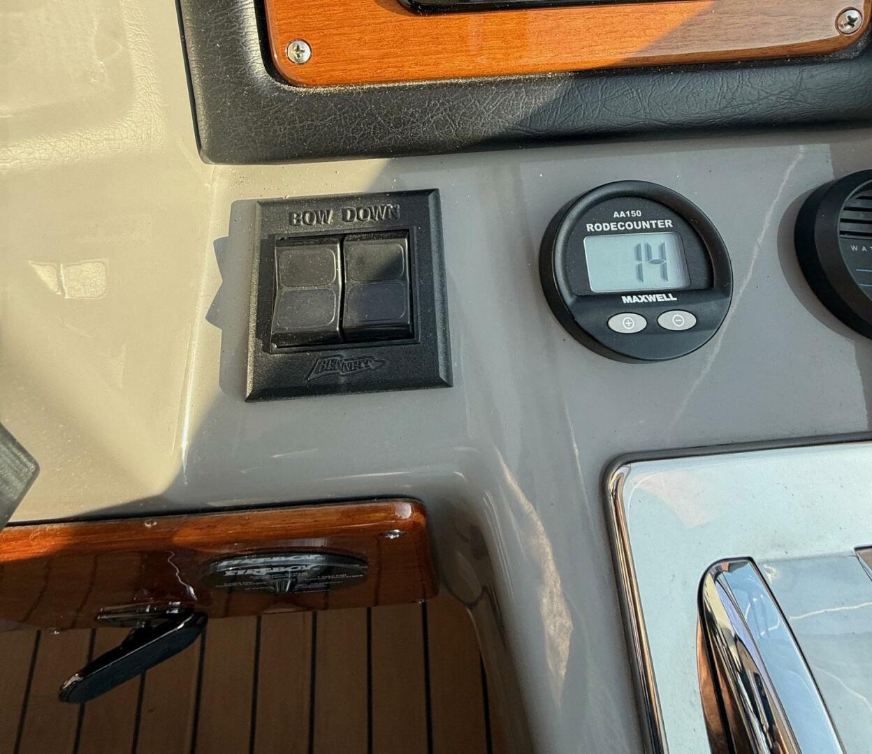 2006 Cruisers Yachts 420 Express - Image 11