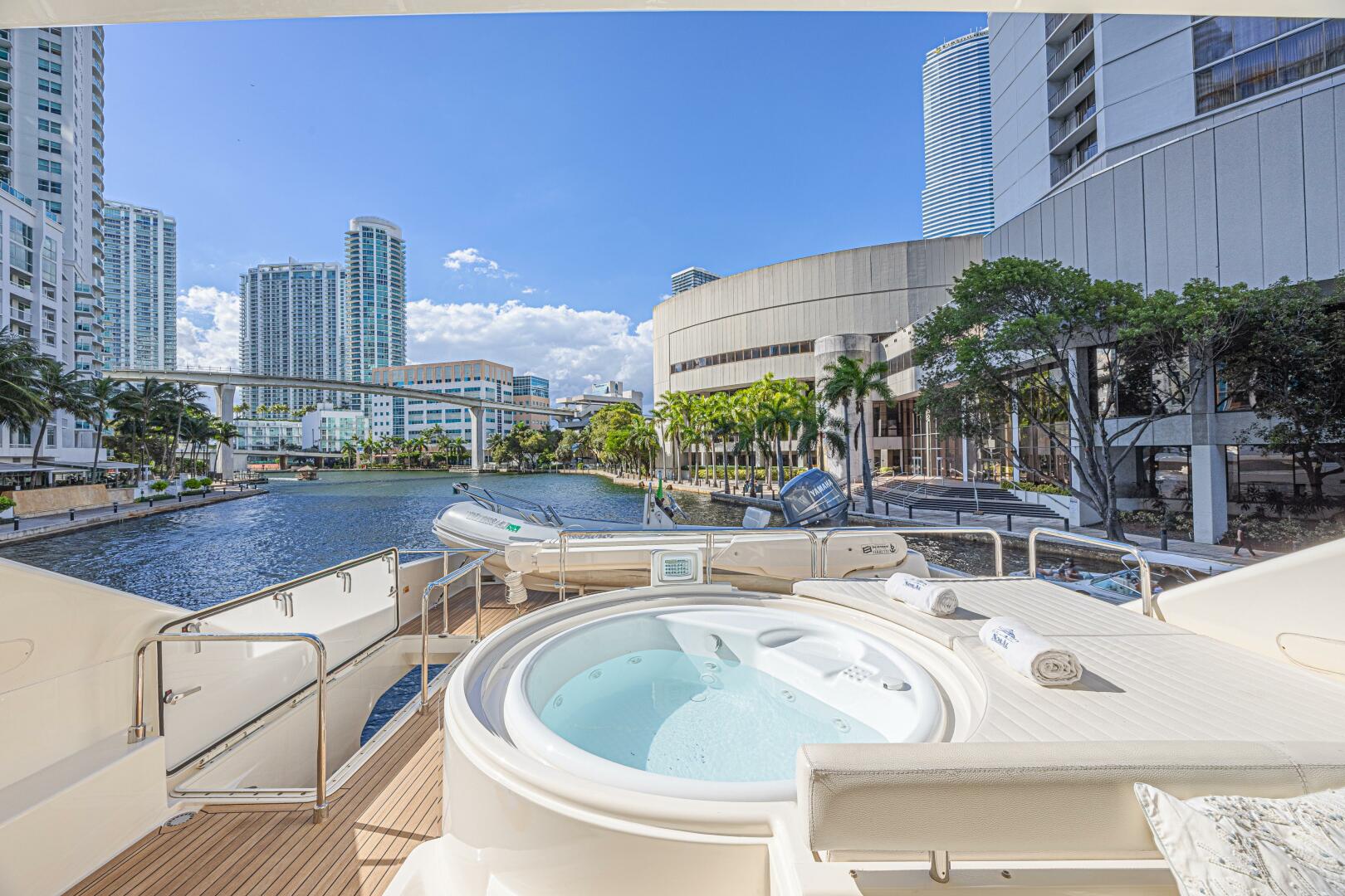 2011 Ferretti Yachts 830 - Image 25