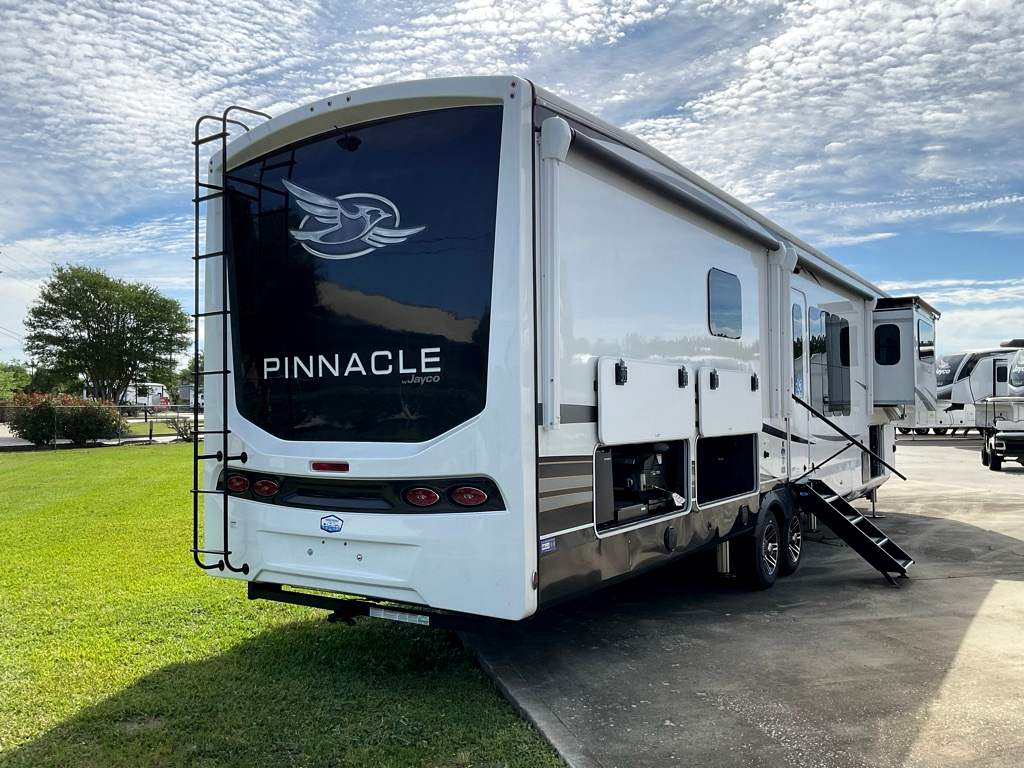 2025 JAYCO PINNACLE 38 FLGS - Image 37