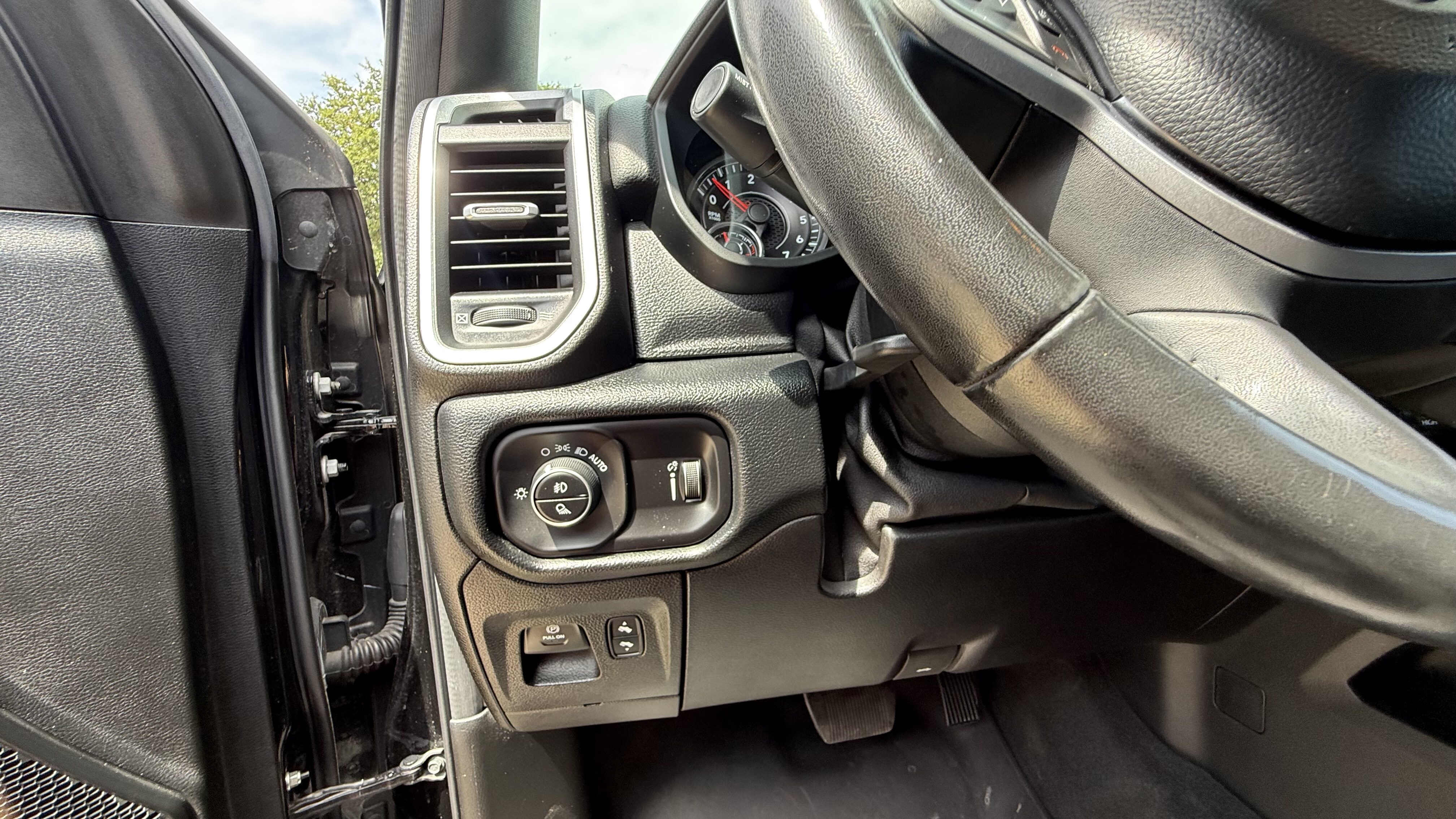 2020 Ram 1500 Pickup Crew Cab Bighorn/Lone Star 4WD - Image 23