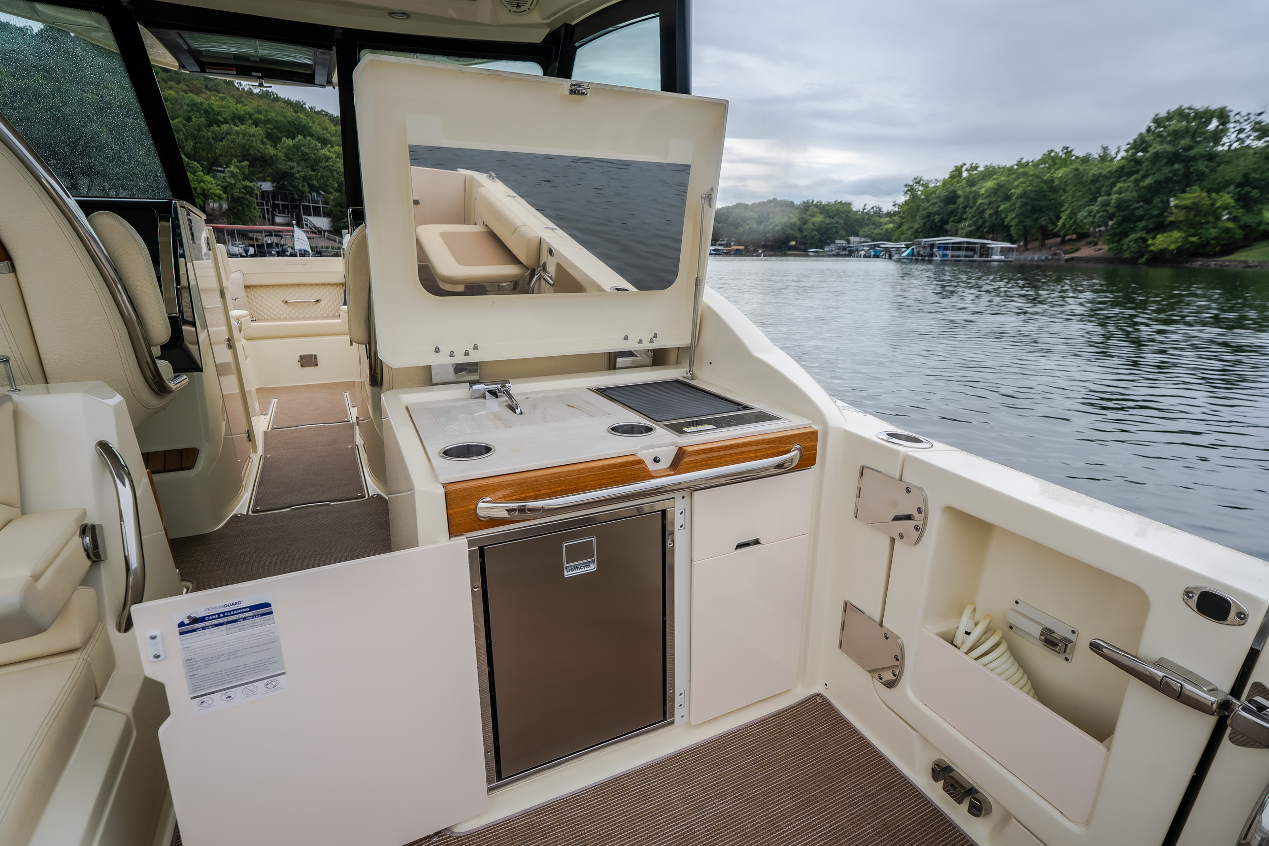 2024 Chris Craft Calypso 32 CT - Image 19