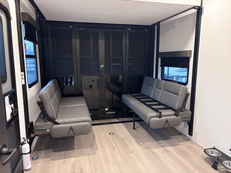 2026 Grand Design Momentum G-Class 31G - Image 9