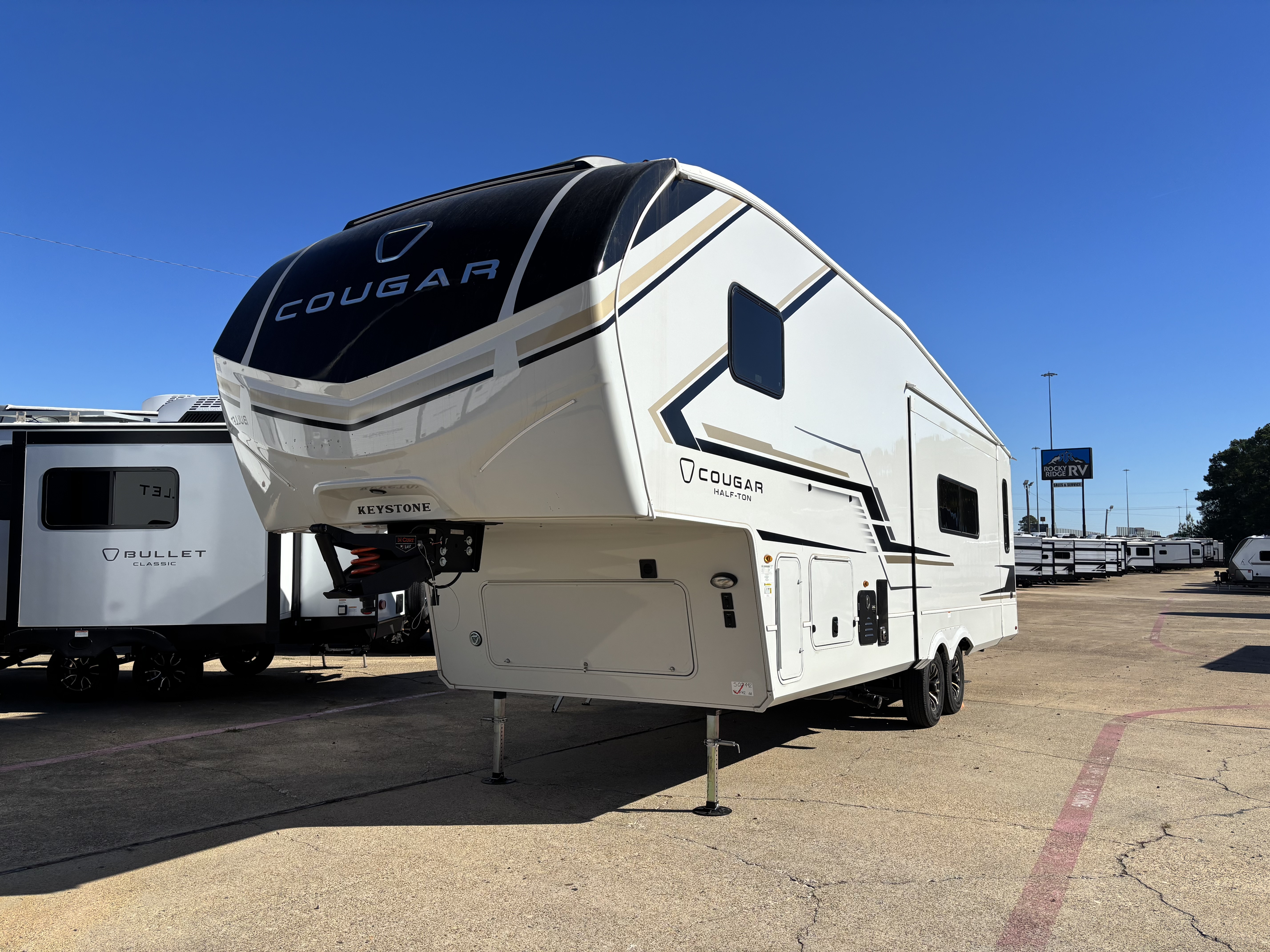 2026 Keystone Cougar Half-Ton 28RLI - Image 3