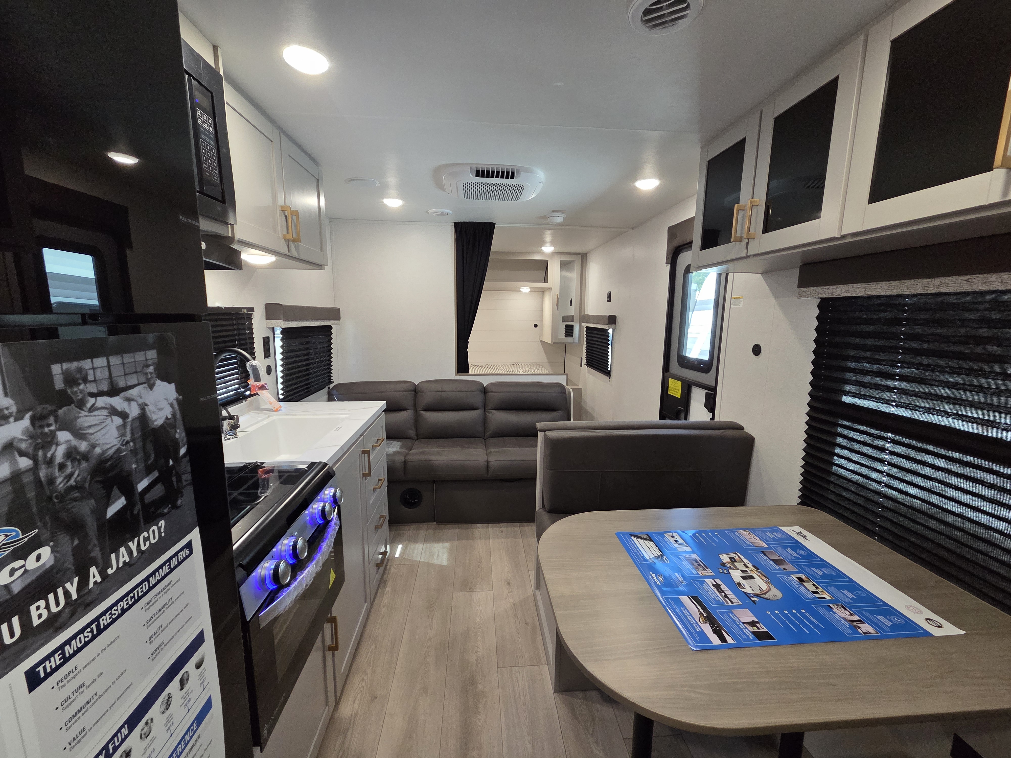 2027 Jayco Jay Flight 260BH - Image 21