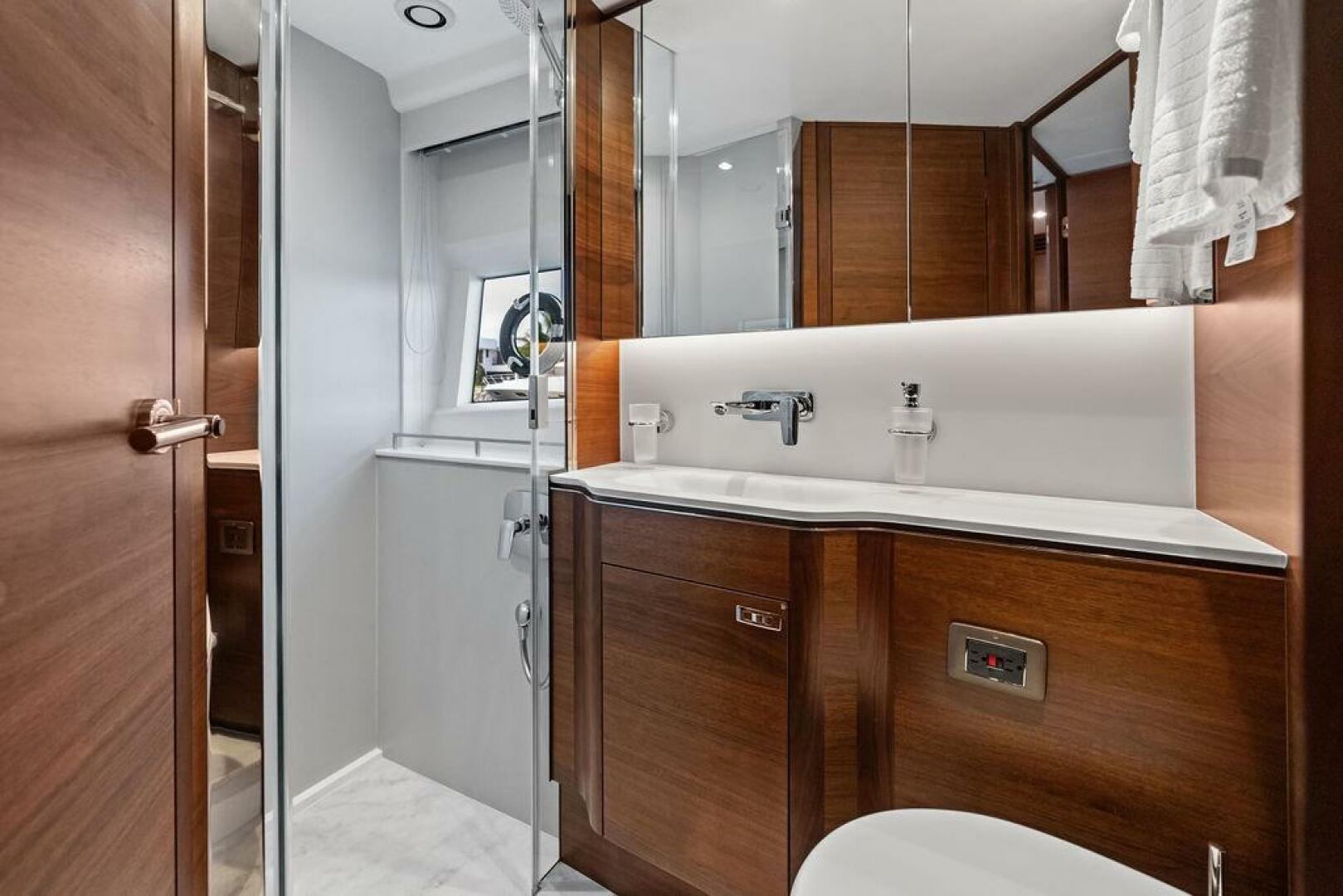 2021 Princess V55 - Image 42