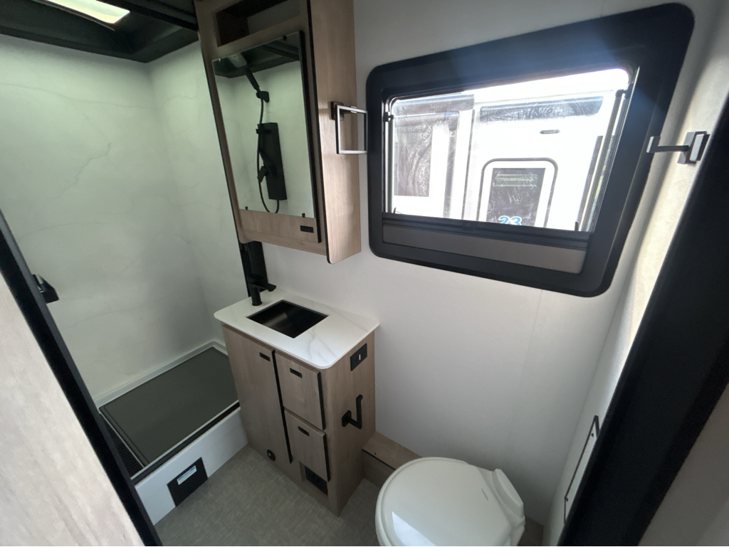 2026 GRAND DESIGN LINEAGE SERIESF 31ZW - Image 17