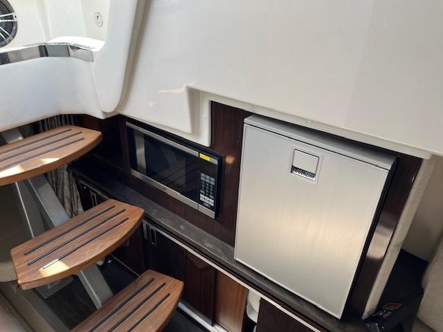 2020 Sea Ray Sundancer 320 - Image 10