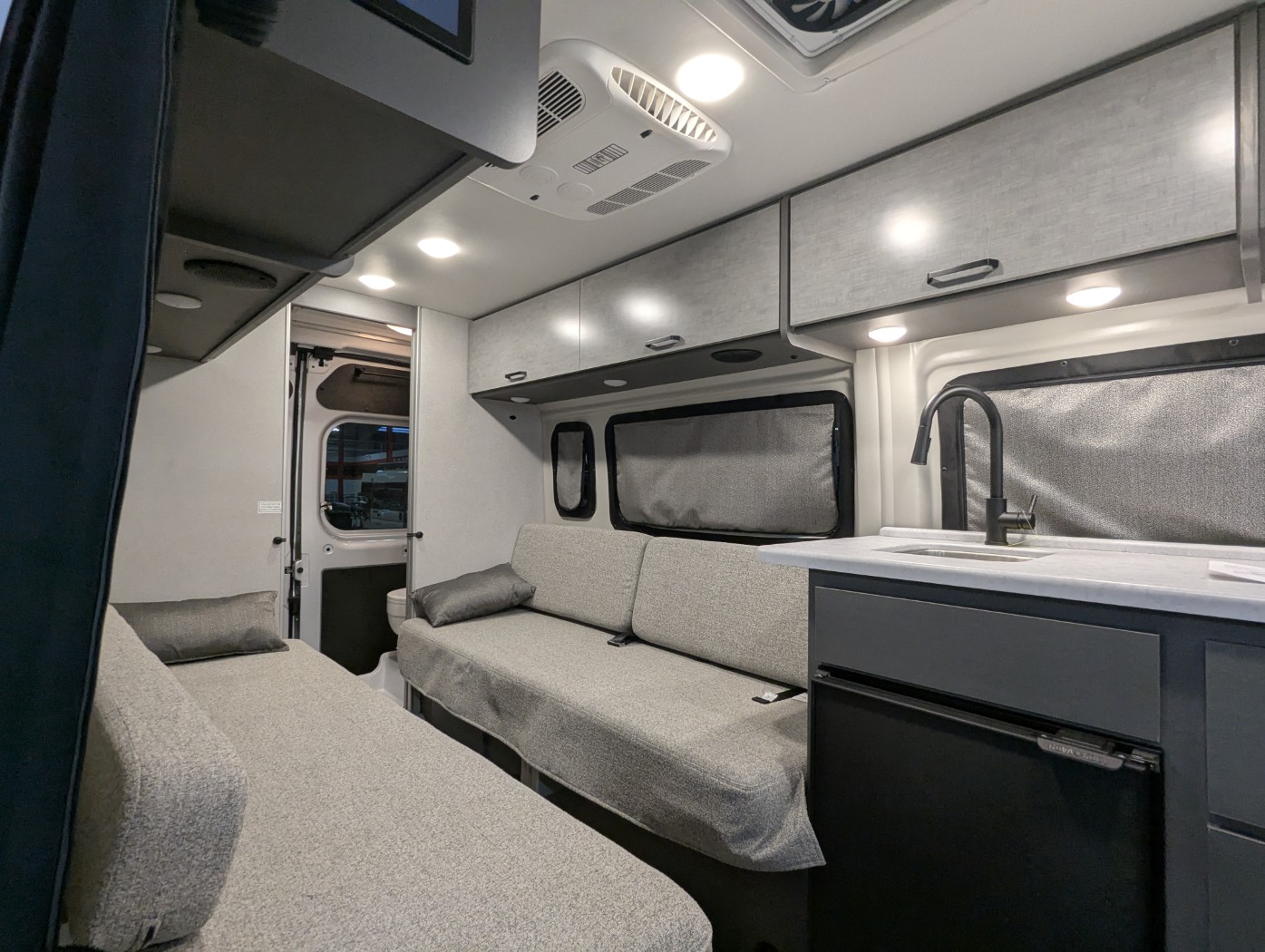 2026 Thor Motor Coach Tellaro 20LS - Image 12