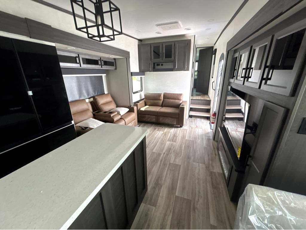 2026 VENTURE RV SPORTTREK 353VRK - Image 19