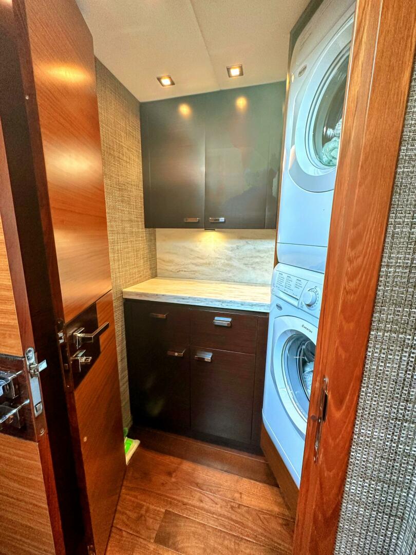 2014 Tiara Yachts 50 Coupe - Image 26