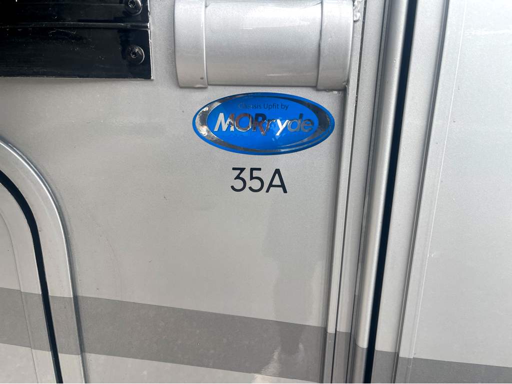 2027 THOR MOTOR COACH HURRICANE 35A - Image 5