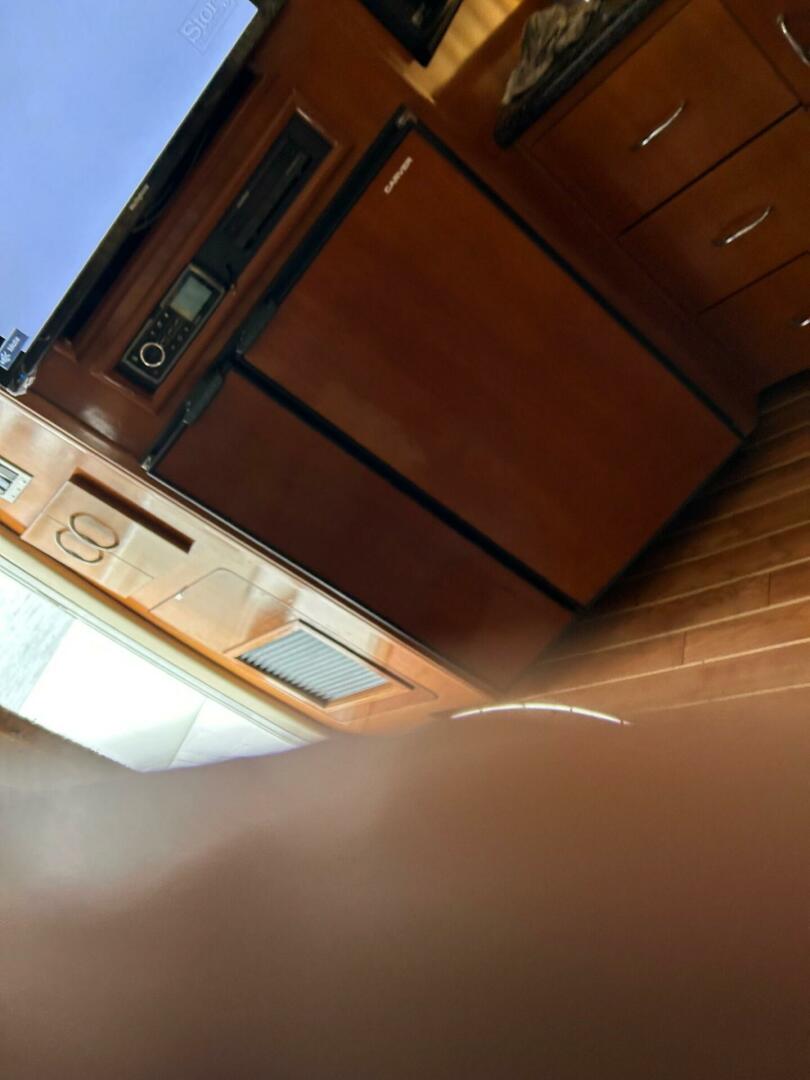 2003 Carver 360 Sport Sedan - Image 12