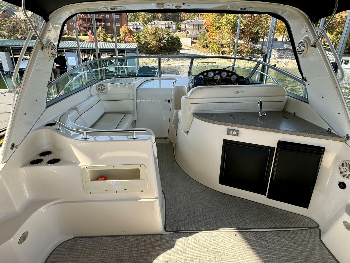 2004 Rinker 342 Fiesta Vee - Image 15