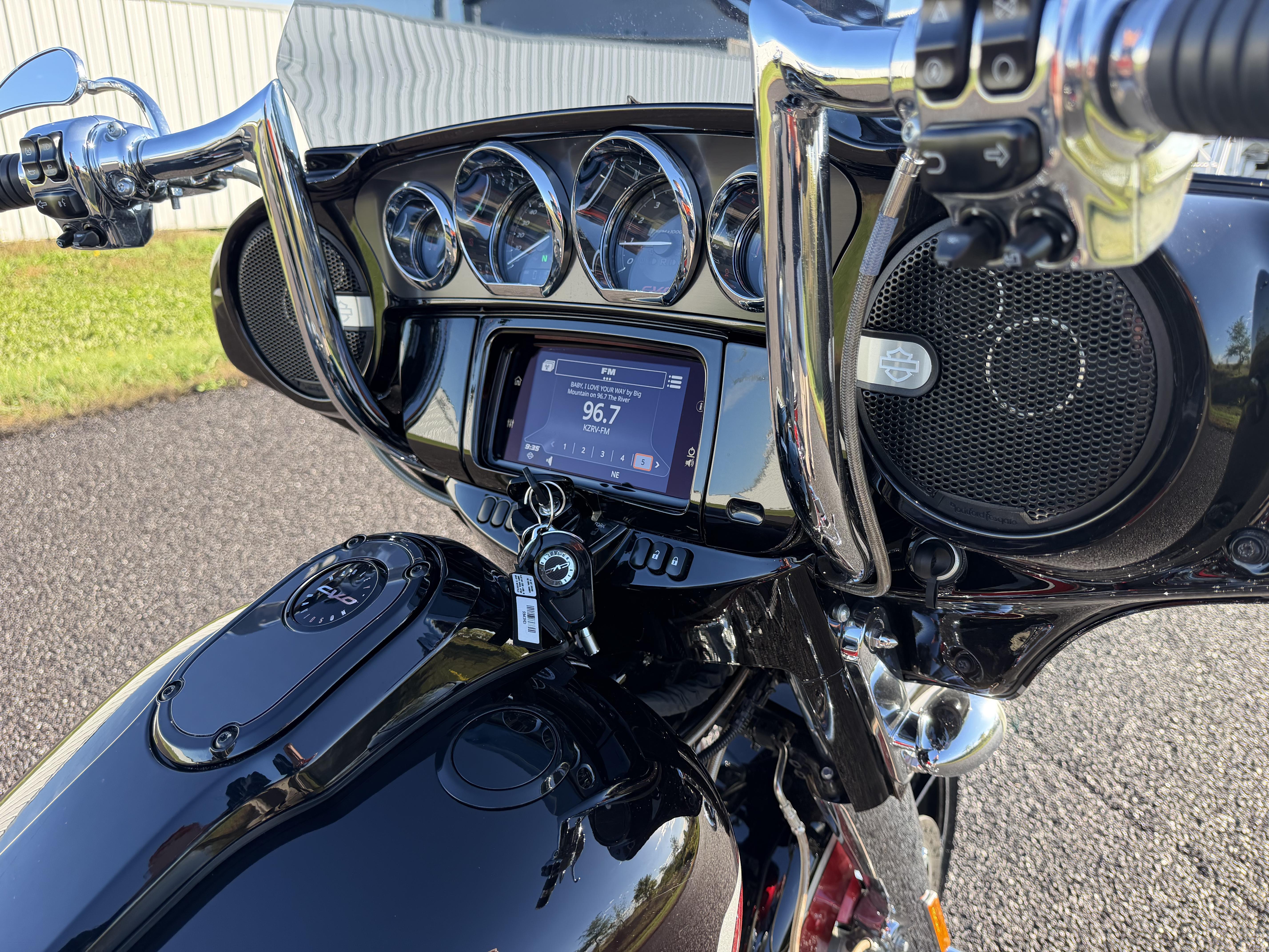 2021 HARLEY DAVIDSON STREET GLIDE 117 CVO - Image 6