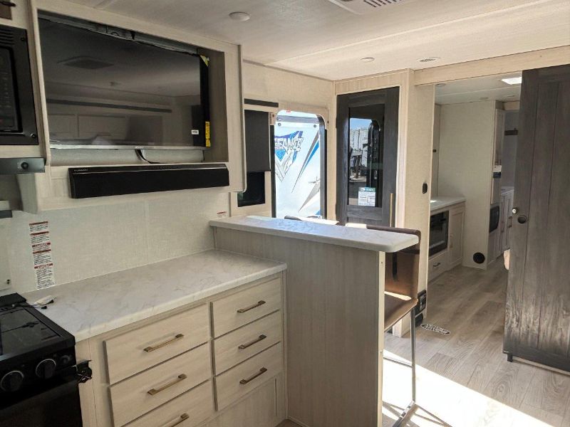 2025 Forest River Grand Surveyor 268FKBS - Image 15