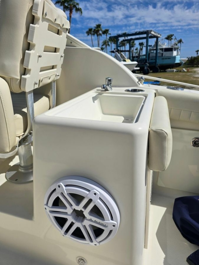 2008 Hydra-Sports 2200 DC - Image 27
