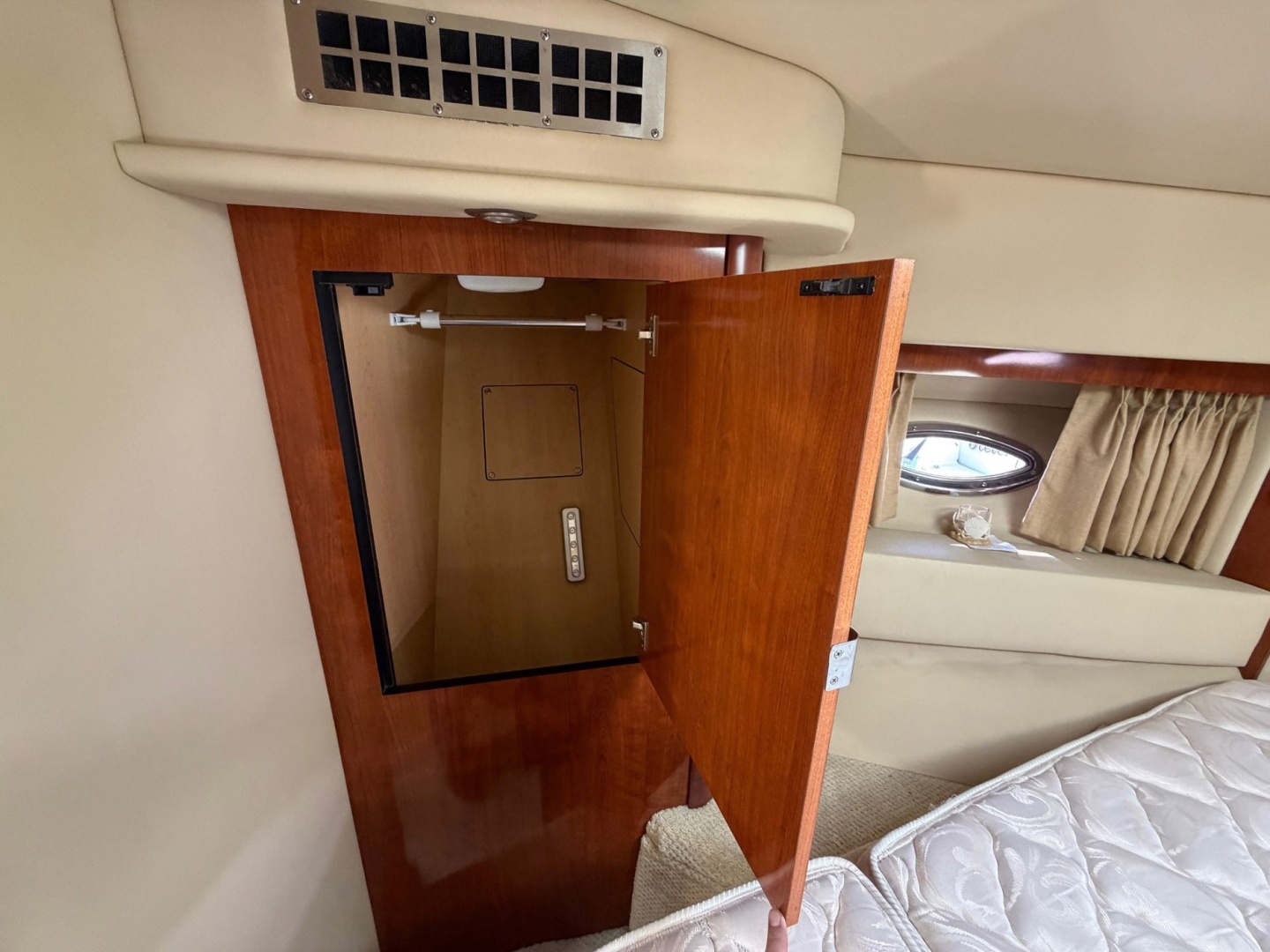 2007 Sea Ray Sedan Bridge - Image 30