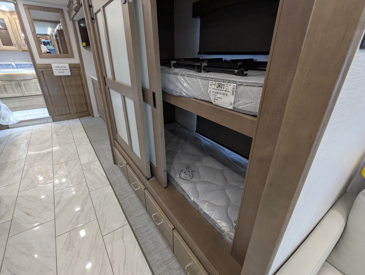 2026 Fleetwood Discovery 38N - Image 20