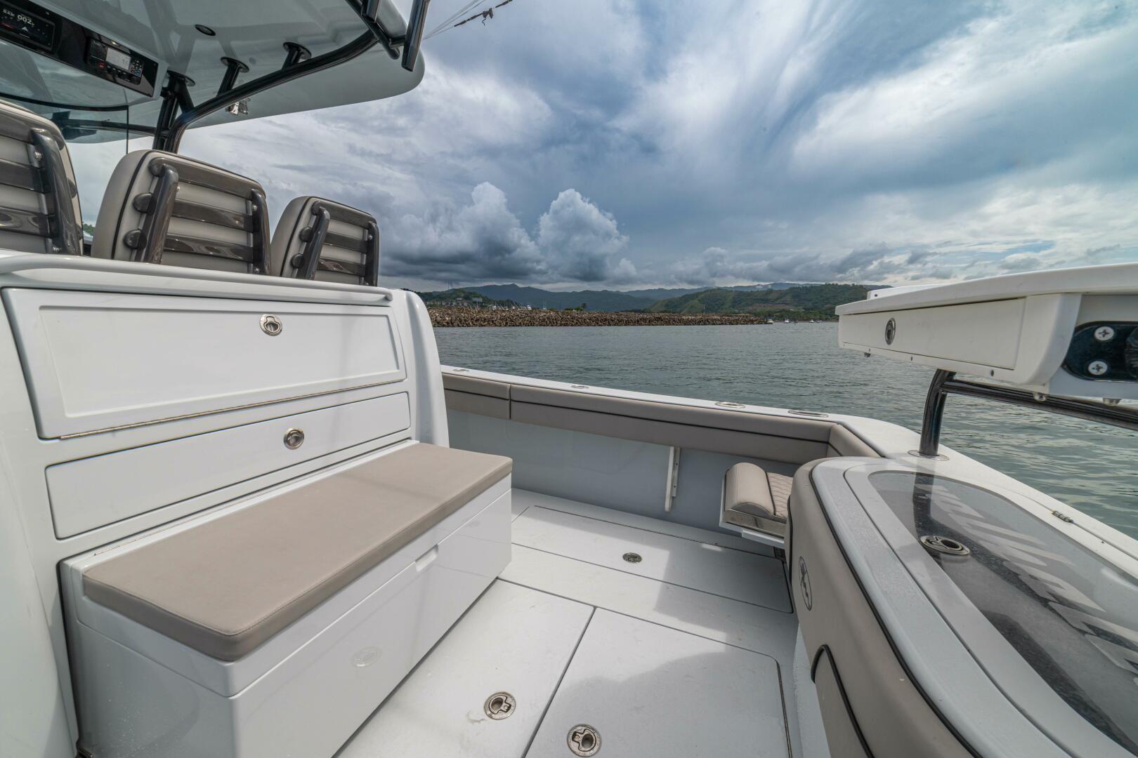 2024 Valhalla Boatworks V-33 - Image 20