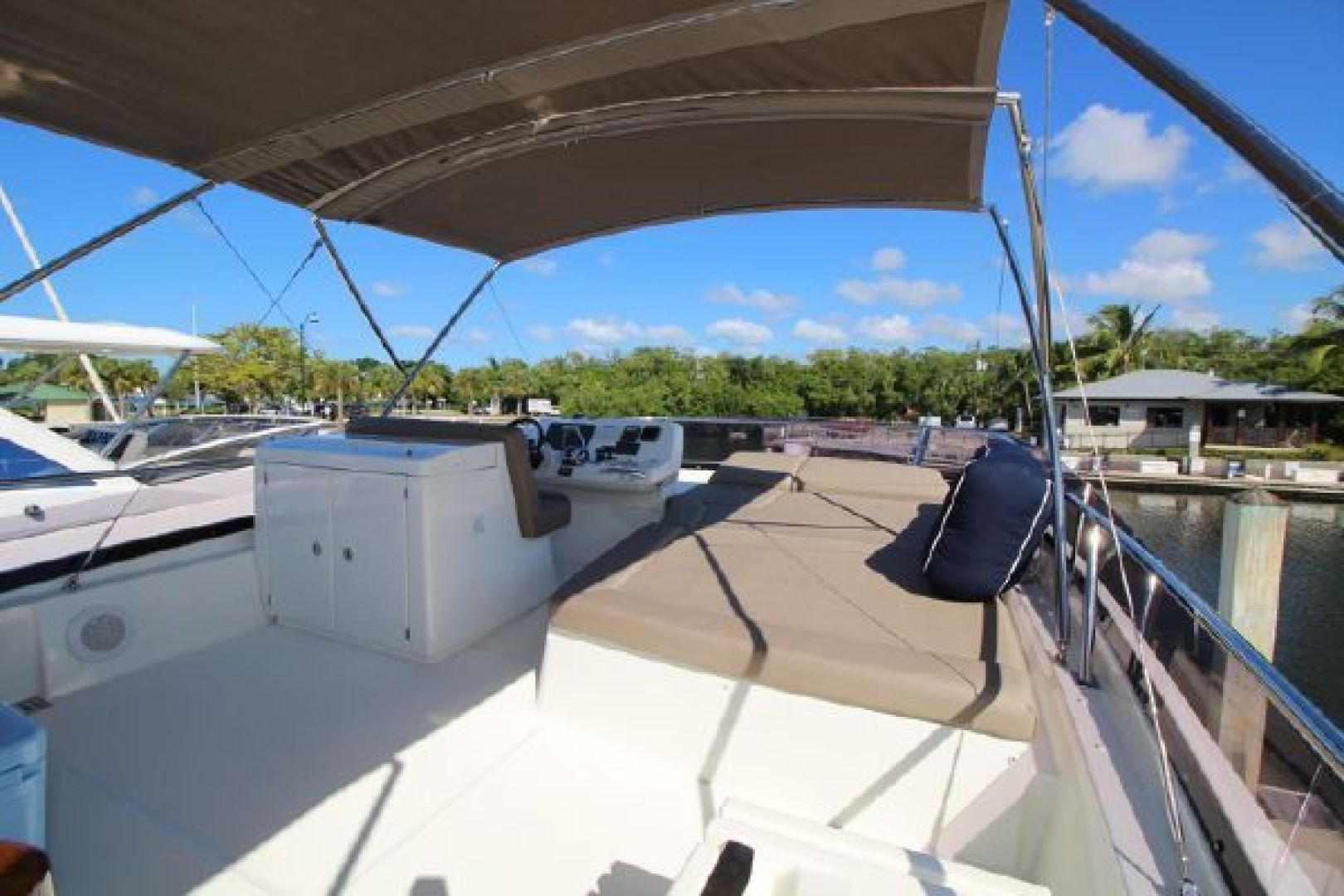 2015 PRESTIGE PRESTIGE 550 Base - Image 15