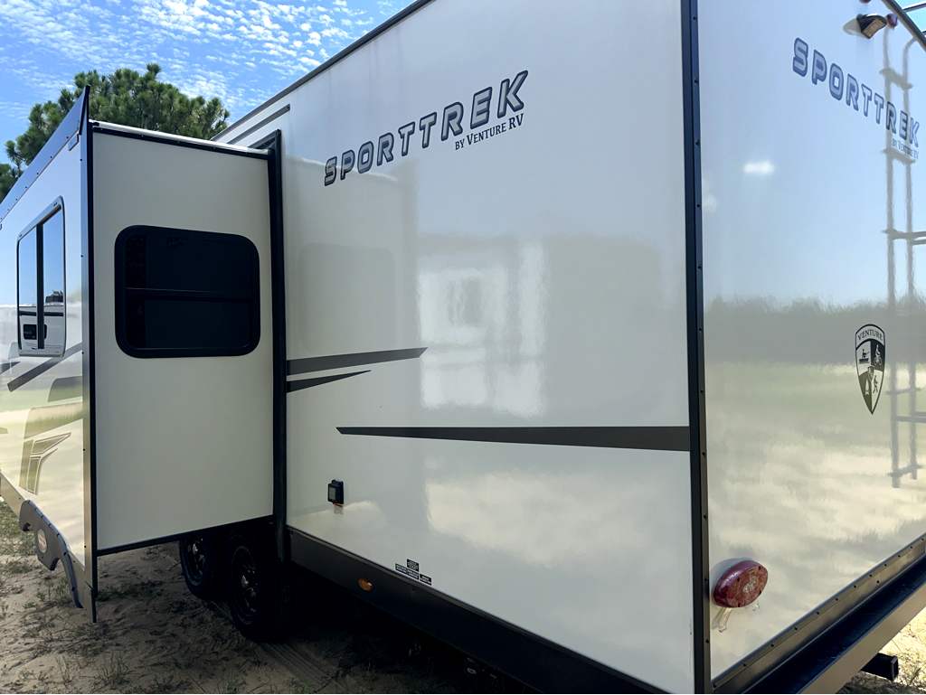 2026 VENTURE RV SPORTTREK 261VBH - Image 3