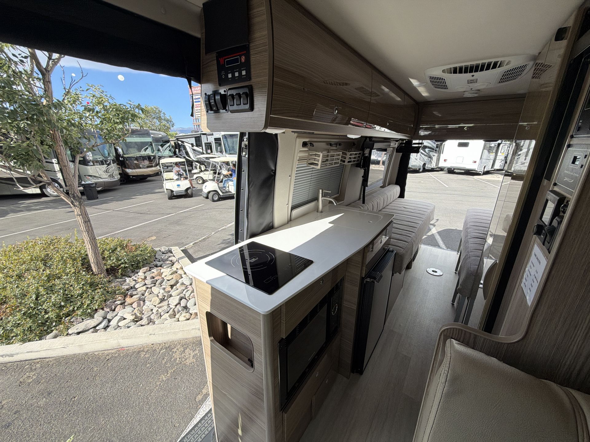 2020 Winnebago Boldt 70BL - Image 21