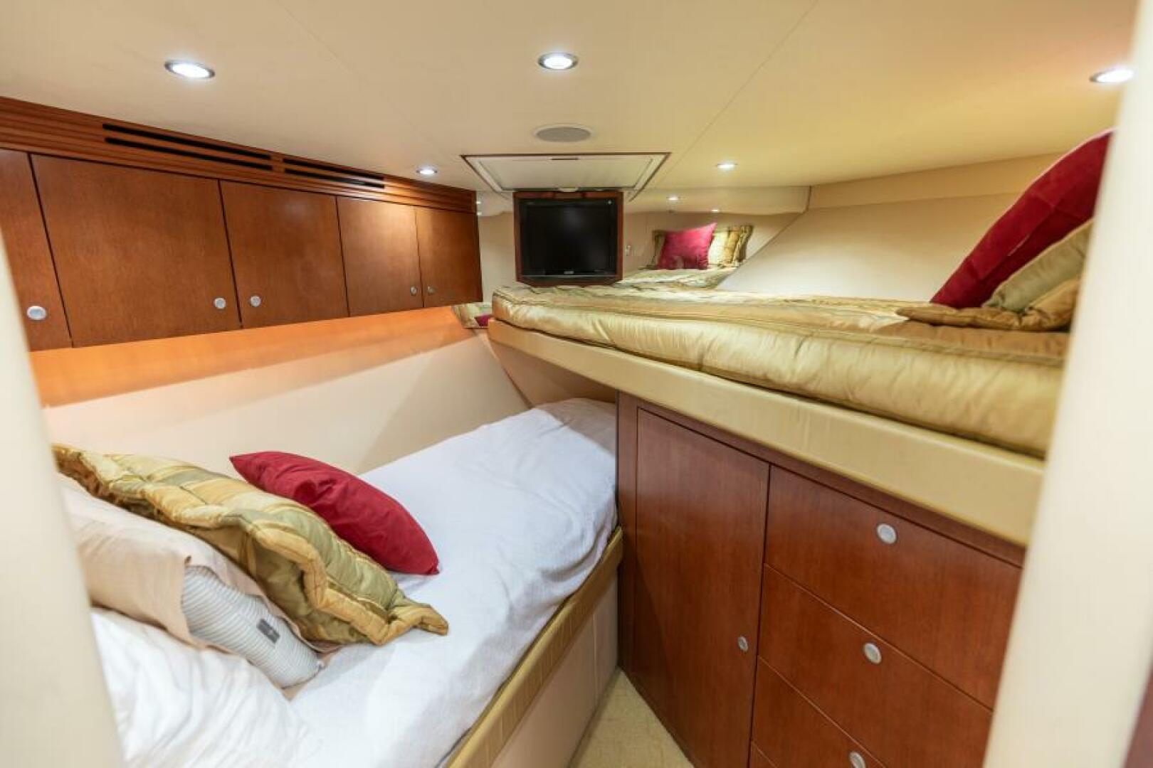 2008 Hatteras 60 Convertible - Image 15