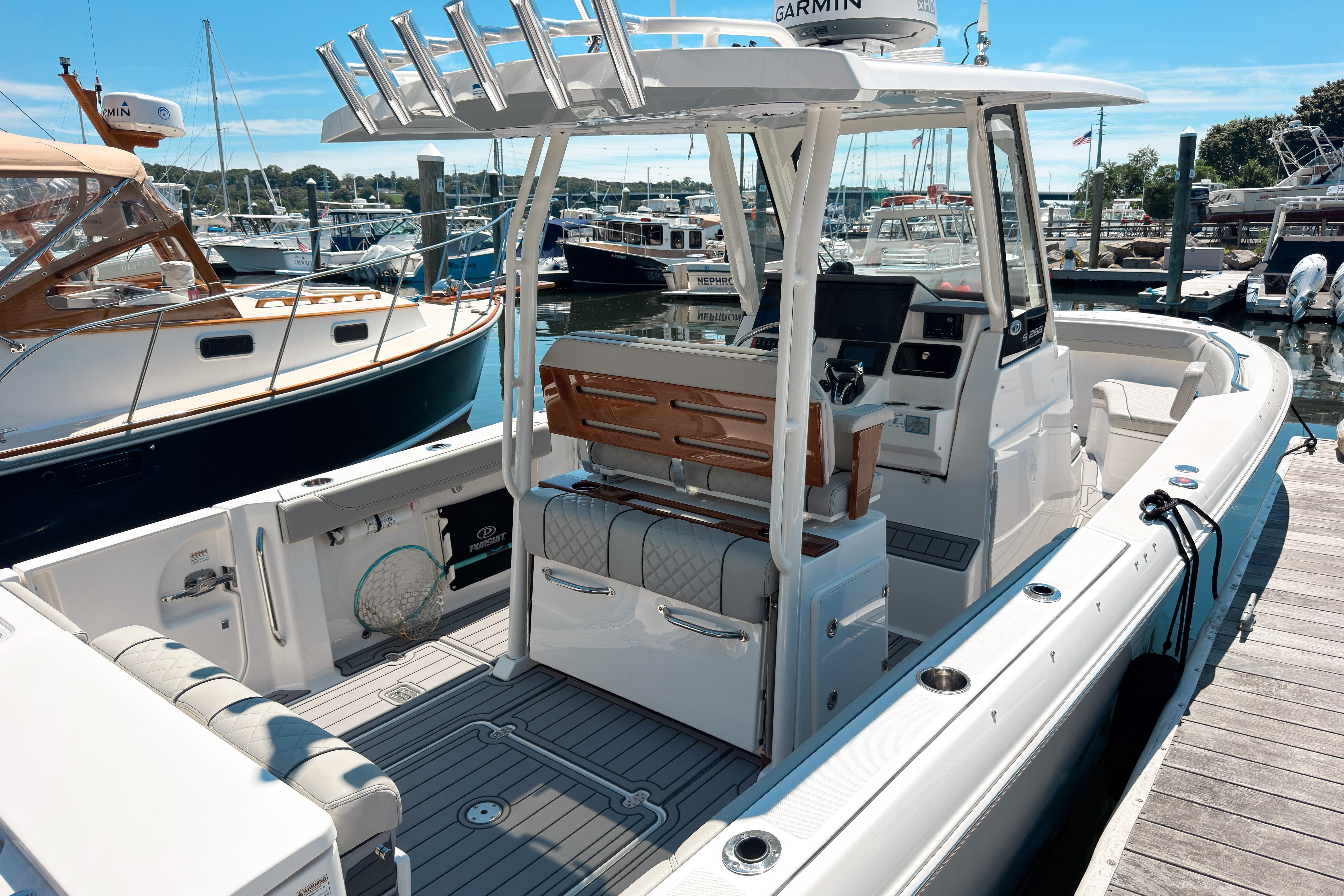 2022 PURSUIT S 288 Sport Base - Image 1