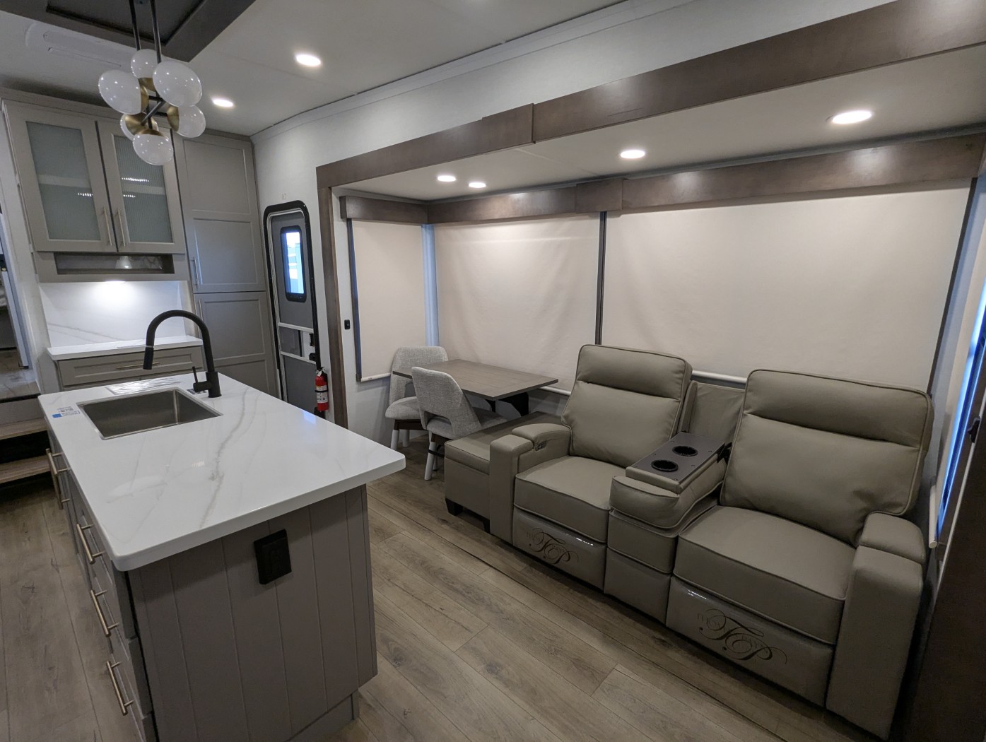 2026 Alliance RV Paradigm 340RL - Image 33