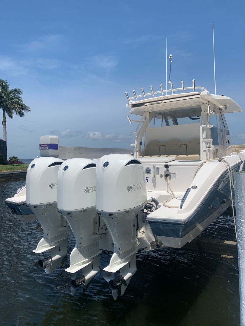 2017 Pursuit S 408 - Image 4
