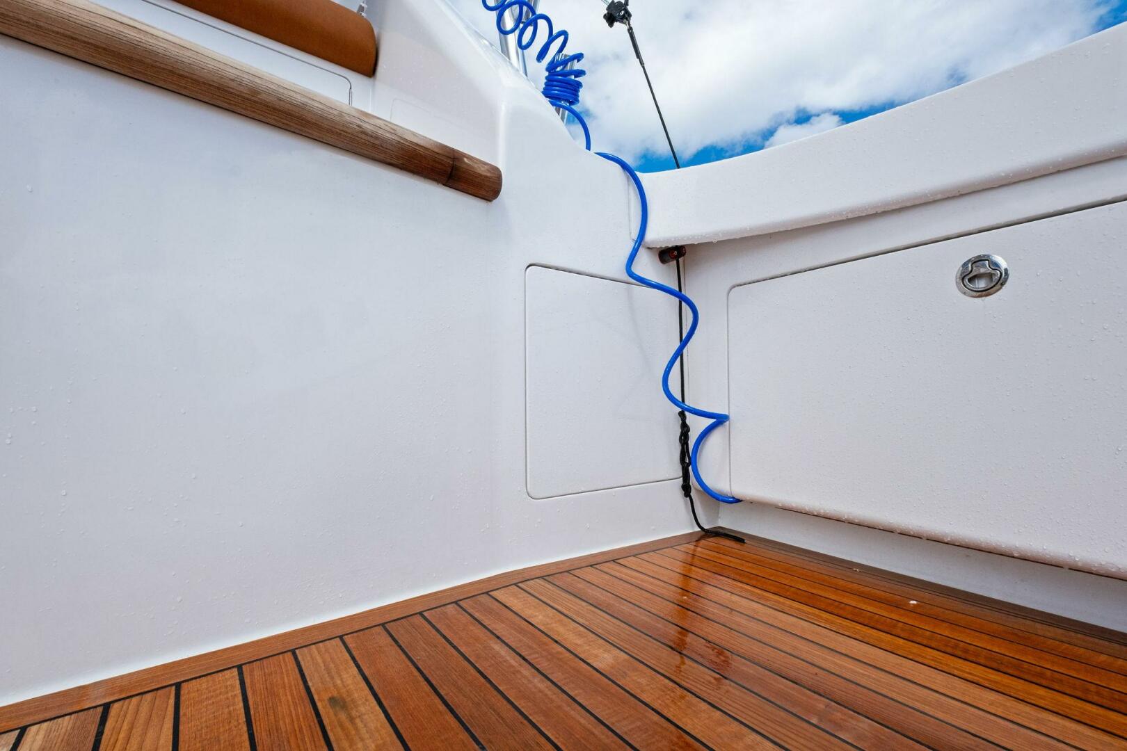 2012 Viking 82 Convertible - Image 76