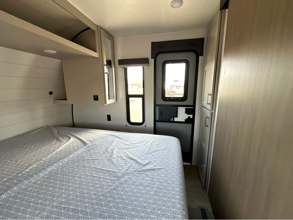 2027 JAYCO JAY FLIGHT 330TBS - Image 17