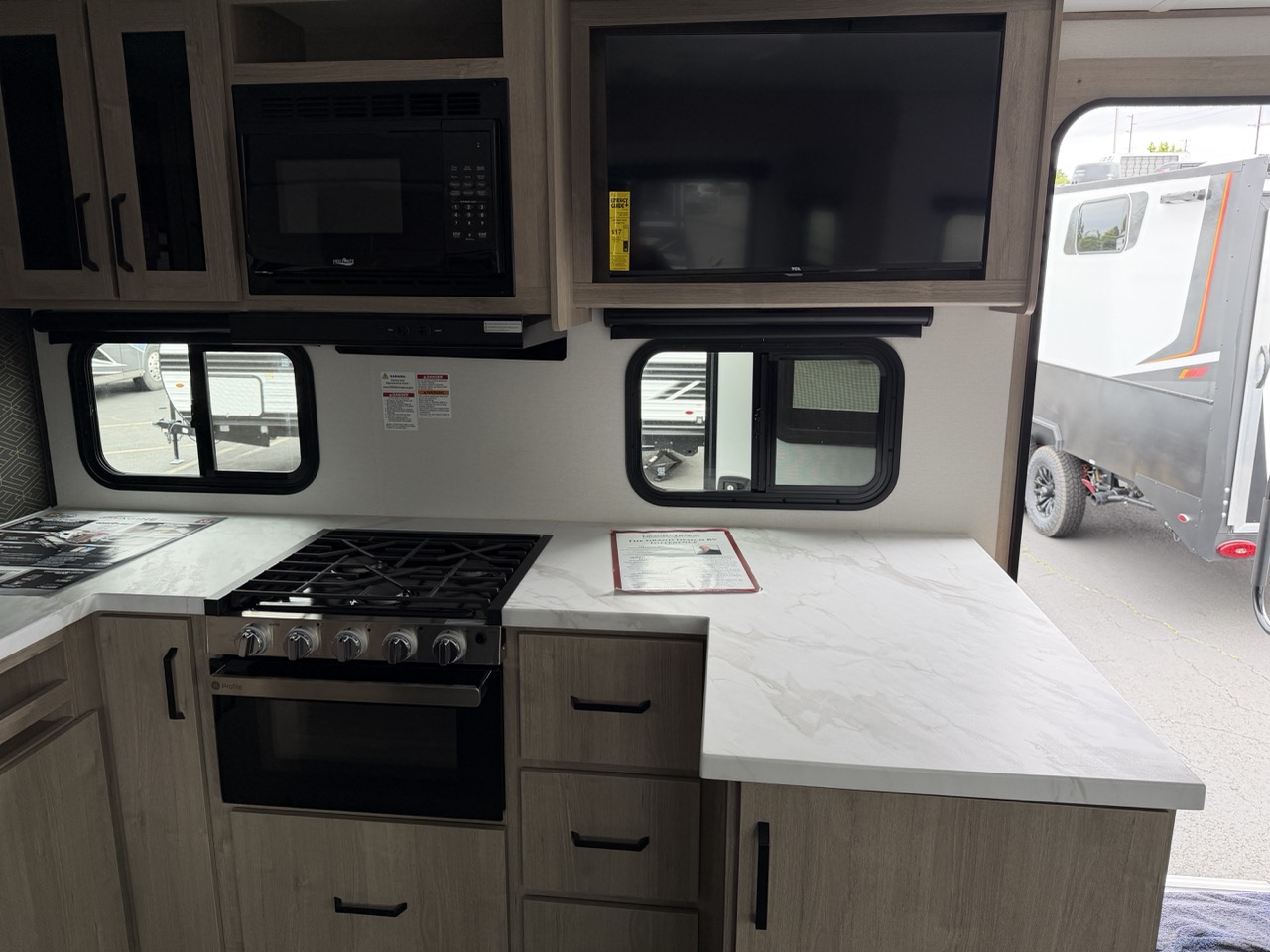2026 Grand Design Imagine XLS 25RLE - Image 17