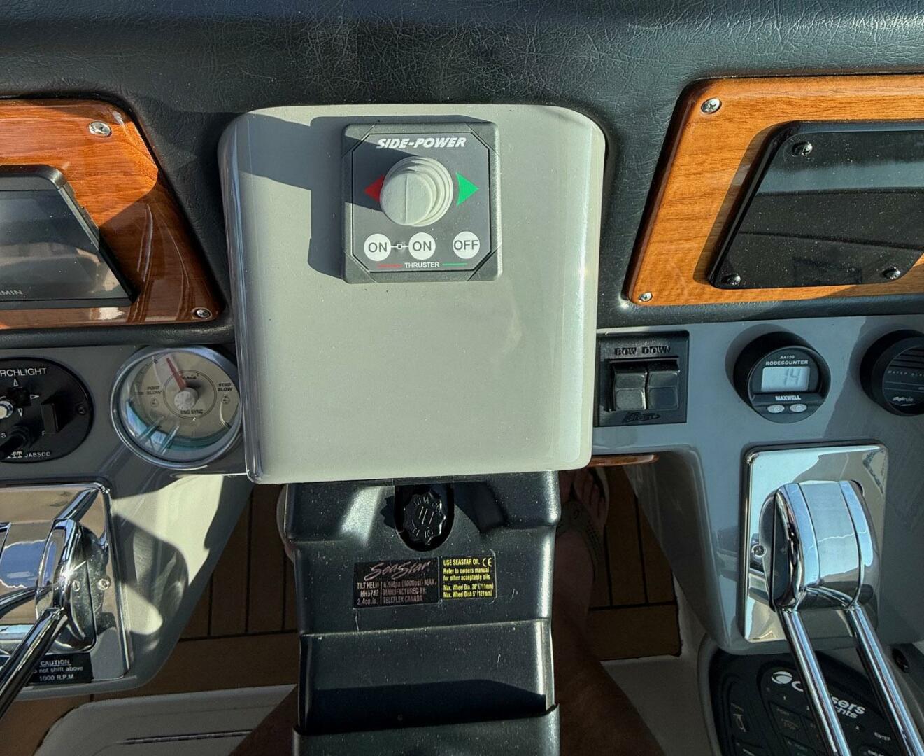 2006 Cruisers Yachts 420 Express - Image 10