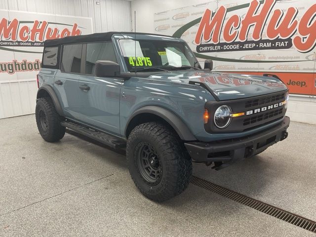 2022 Ford Bronco Utility 4D Black Diamond 4WD - Image 3