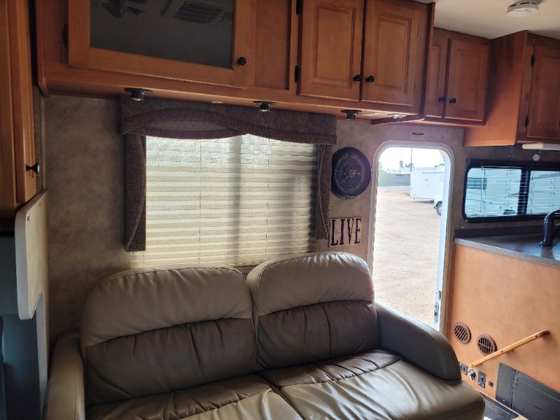 2008 Gulf Stream Conquest Super Nova 6372 - Image 9