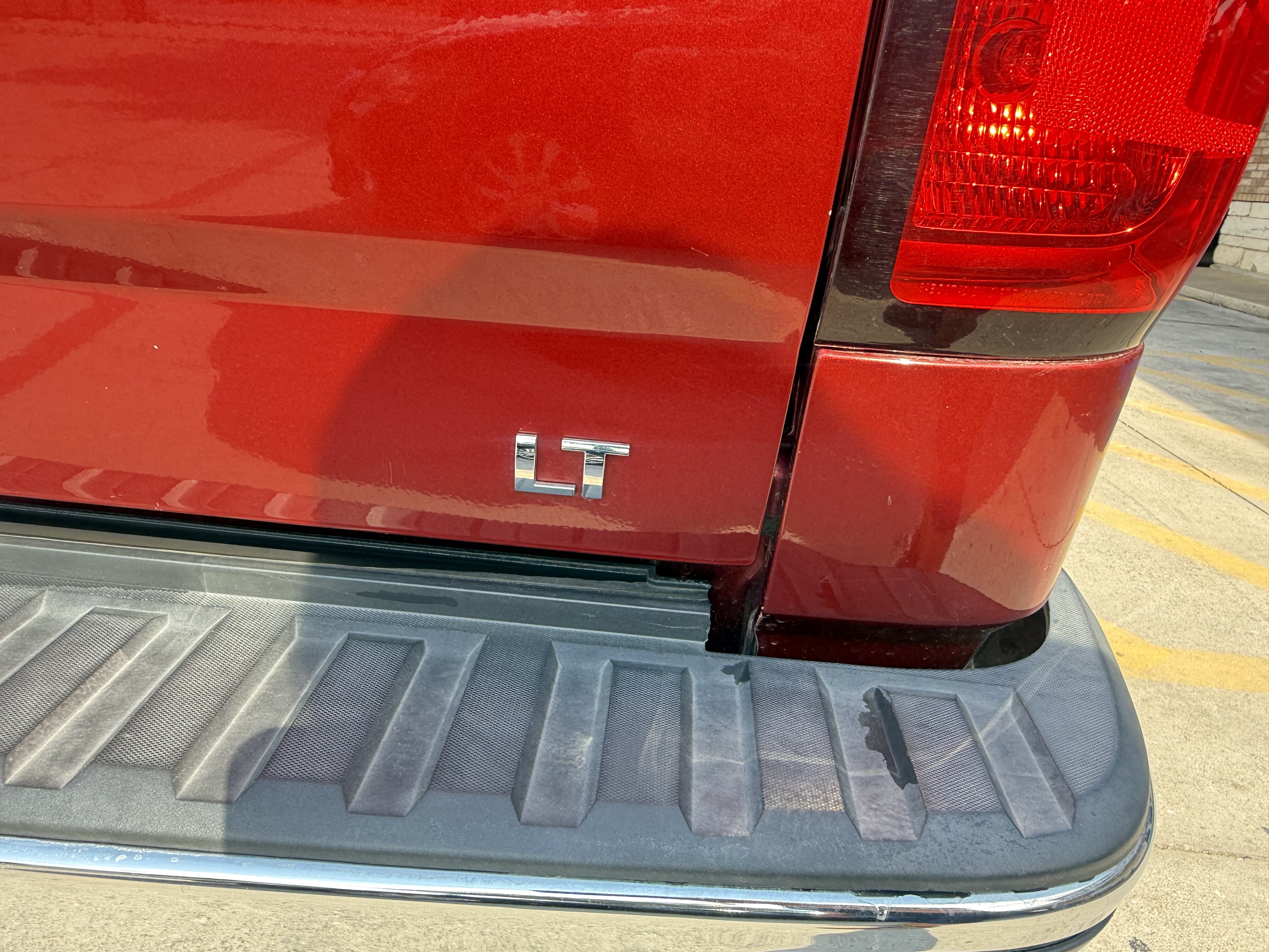 2018 Chevrolet Silverado 1500 Crew Cab LT 4WD - Image 10