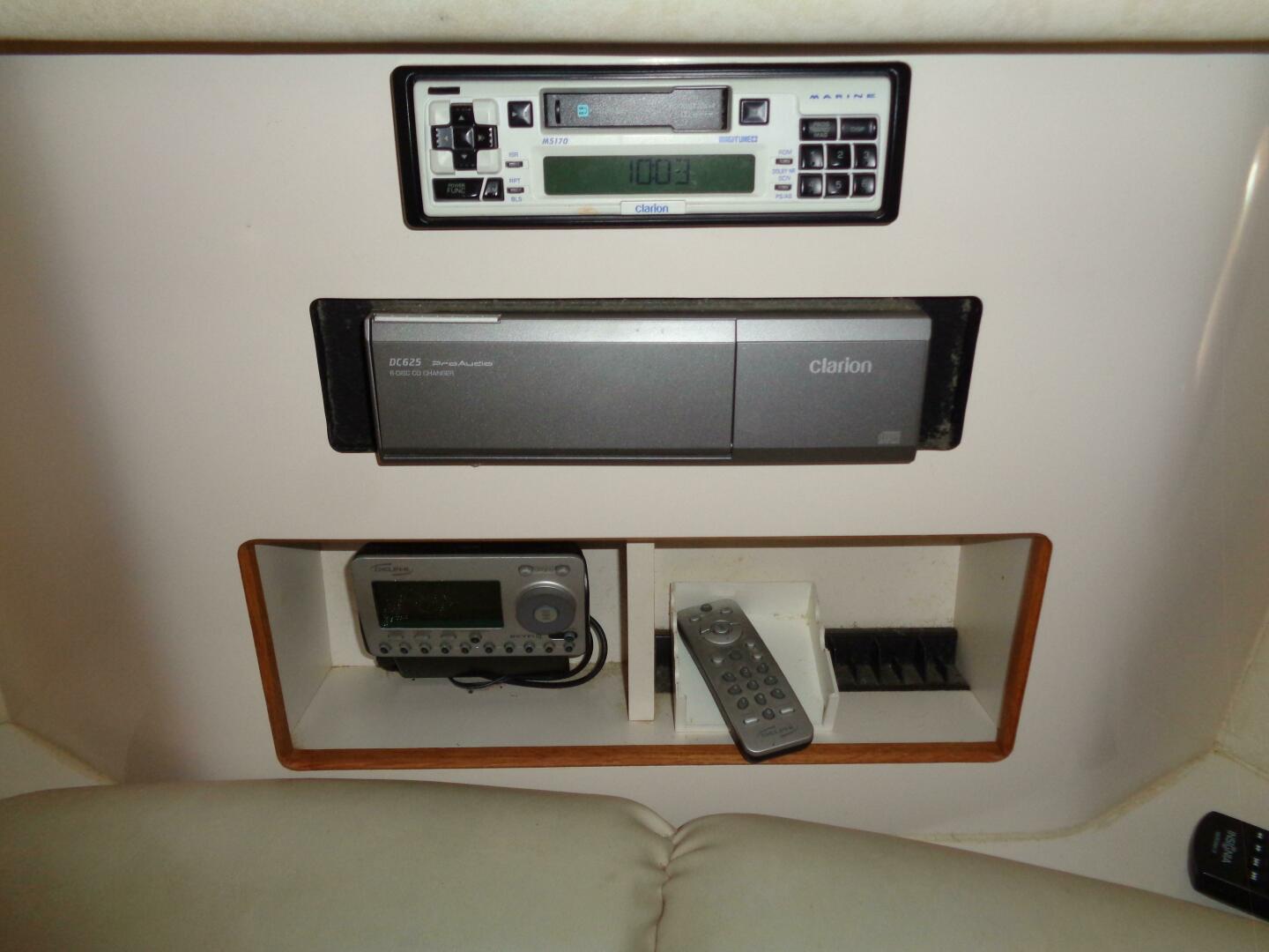 1997 Sea Ray 370 Sundancer - Image 20