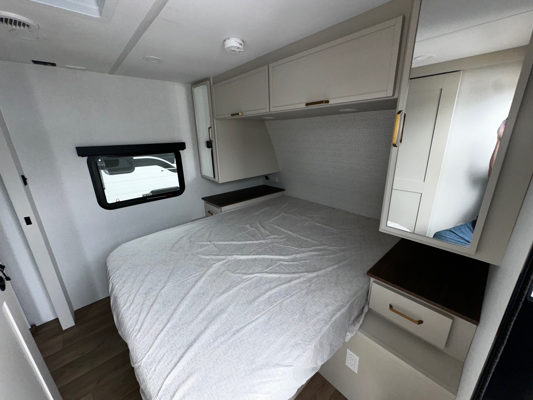 2027 Grand Design Imagine XLS 25DBE - Image 21