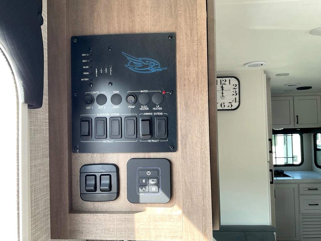 2025 JAYCO Eagle 230 MLCS HT - Image 21