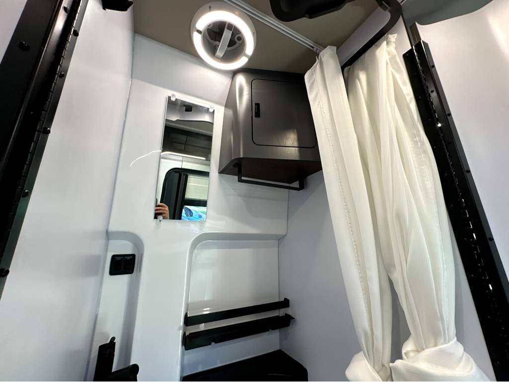 2027 GRAND DESIGN LINEAGE SERIESVP LVP2 - Image 11