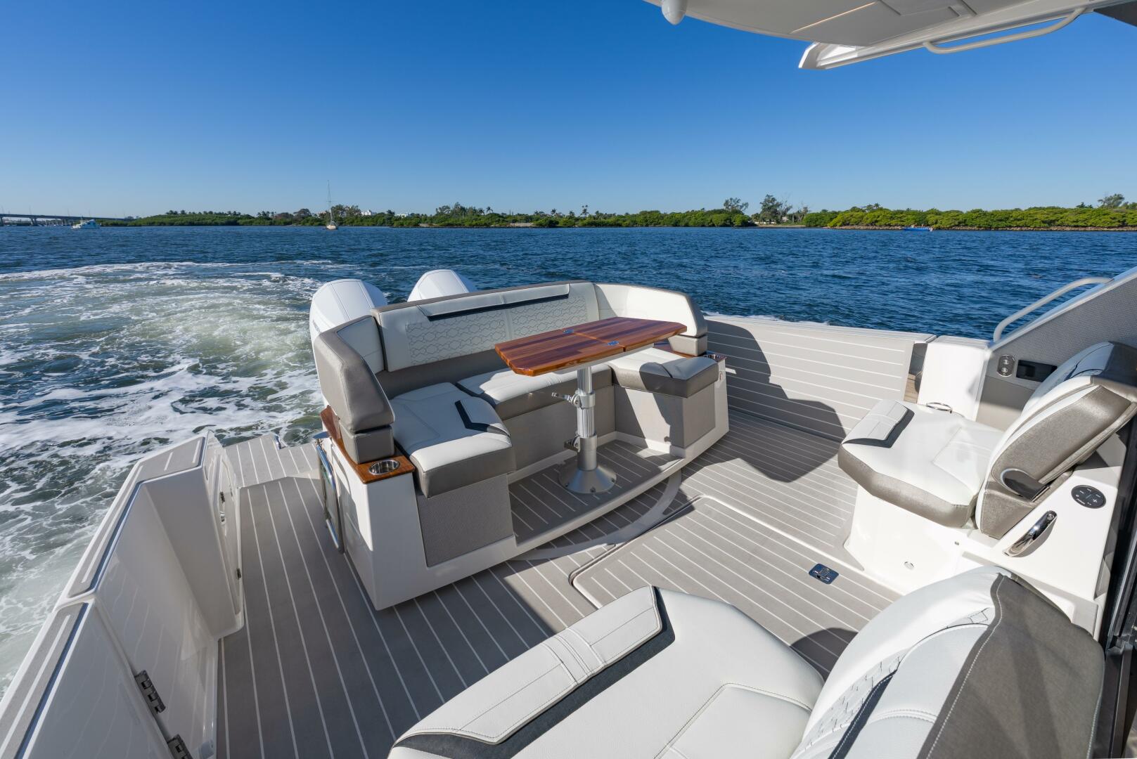2025 Tiara Yachts 43 LE - Image 13