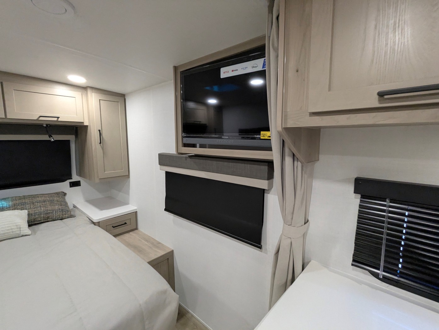 2026 Forest River Rockwood Mini Lite 2109S - Image 12