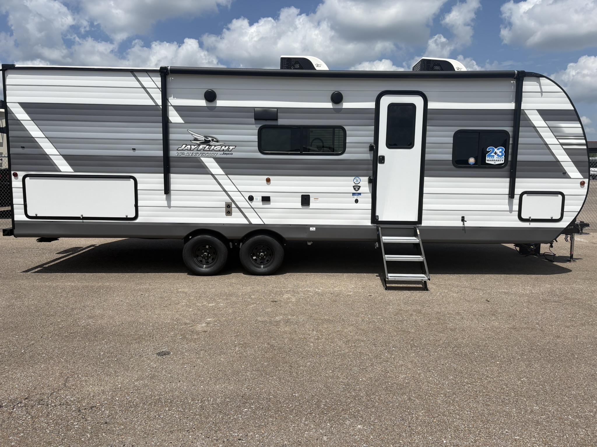 2027 Jayco Jay Flight SLX 261BHS - Image 2