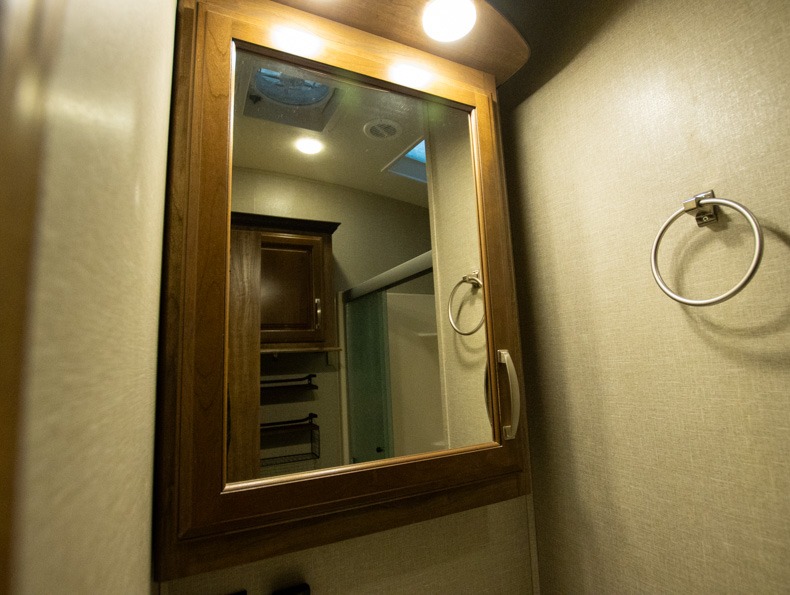 2018 Keystone Montana 3820FK - Image 17