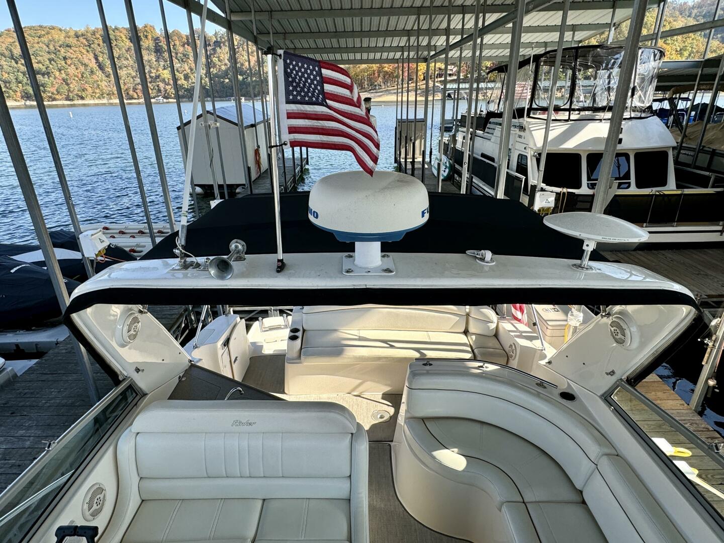 2004 Rinker 342 Fiesta Vee - Image 37