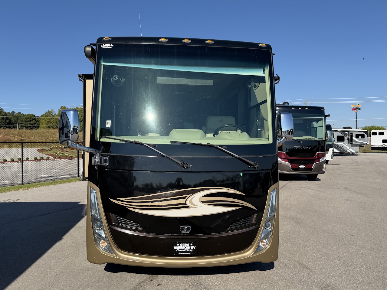 2017 TIFFIN ALLEGRO BREEZE 32BR - Image 2